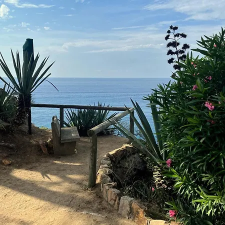 Les Terrasses De Cala Llevado *